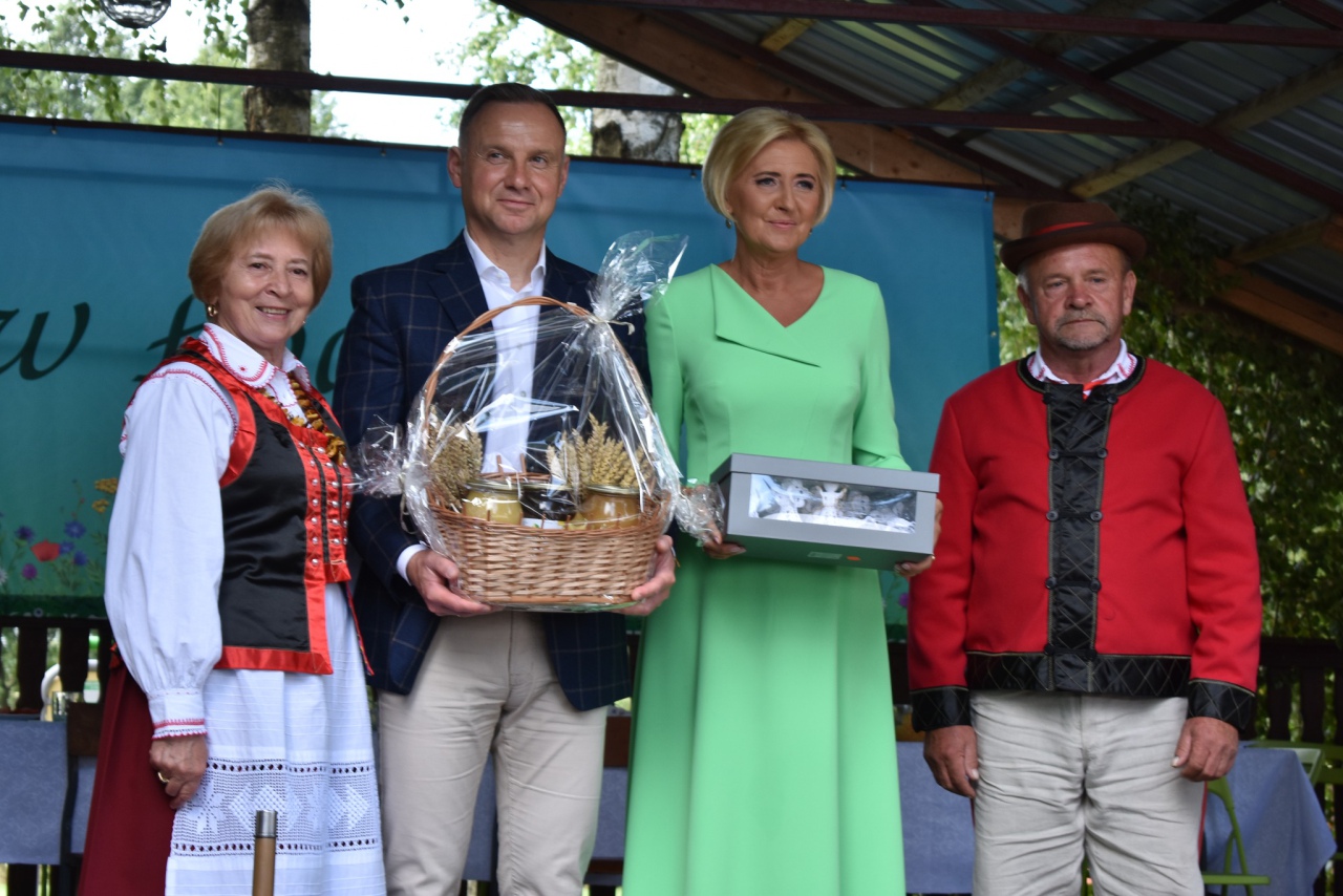 Prezydent Andrzej Duda z wizytą w Łodziskach w gminie Lelis [31.08.2023] - zdjęcie #13 - eOstroleka.pl