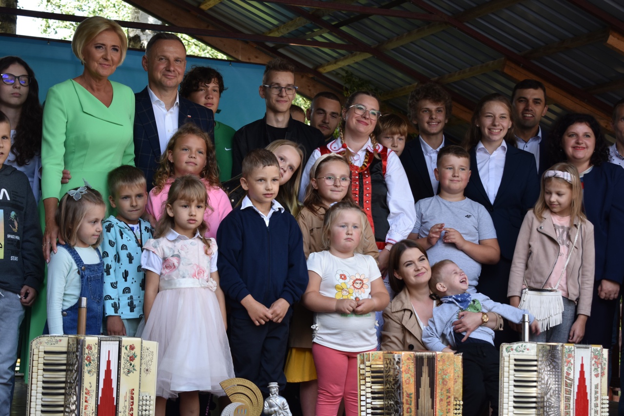 Prezydent Andrzej Duda z wizytą w Łodziskach w gminie Lelis [31.08.2023] - zdjęcie #9 - eOstroleka.pl