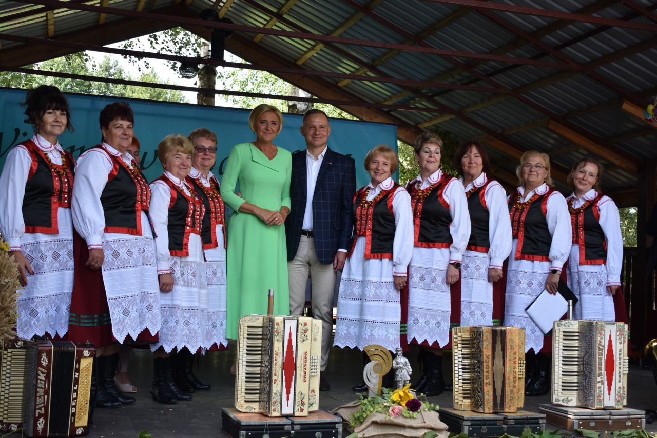 Prezydent Andrzej Duda z wizytą w Łodziskach w gminie Lelis [31.08.2023] - zdjęcie #15 - eOstroleka.pl
