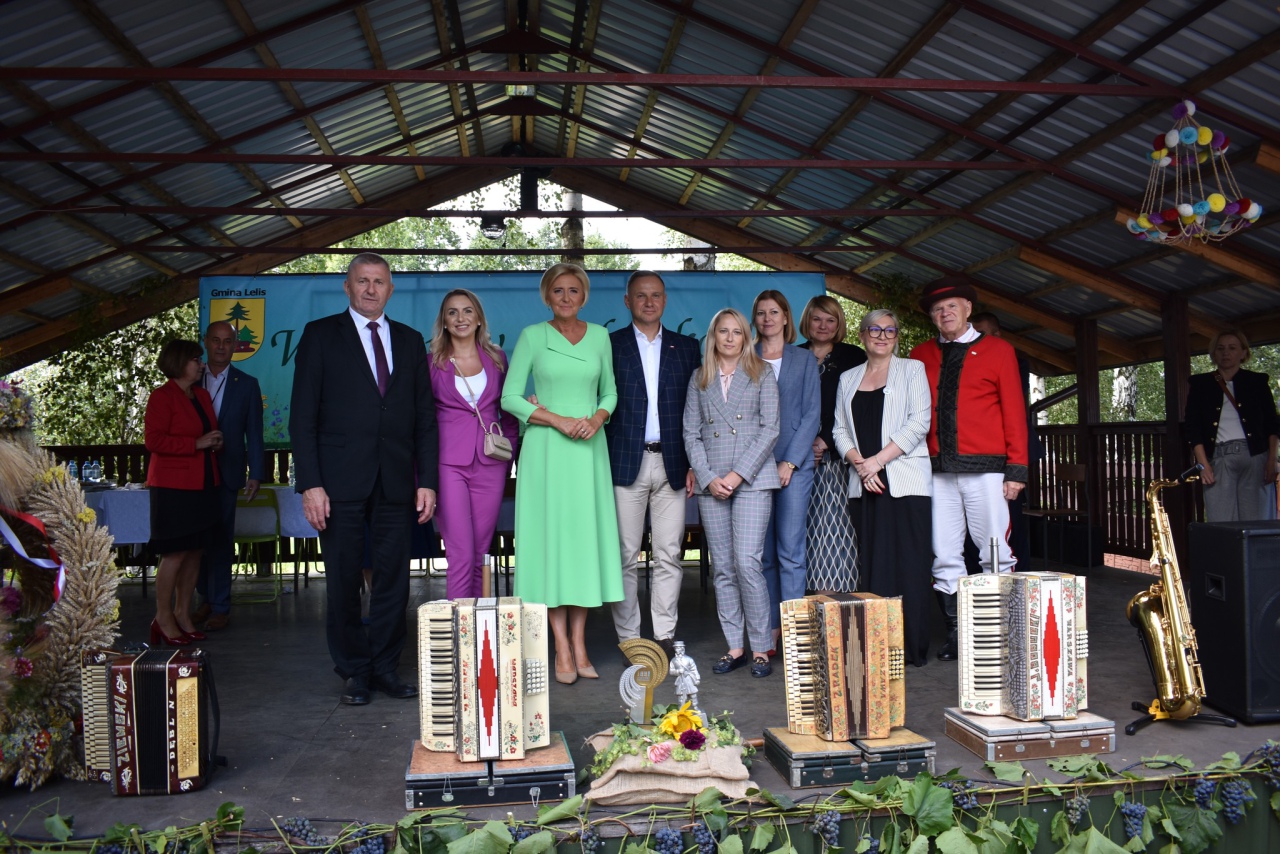 Prezydent Andrzej Duda z wizytą w Łodziskach w gminie Lelis [31.08.2023] - zdjęcie #6 - eOstroleka.pl