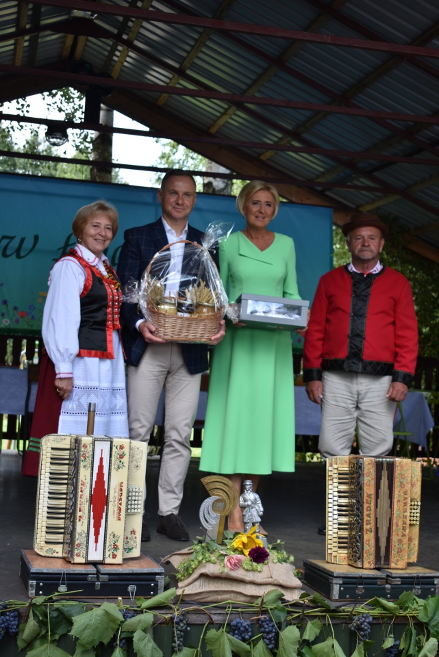 Prezydent Andrzej Duda z wizytą w Łodziskach w gminie Lelis [31.08.2023] - zdjęcie #4 - eOstroleka.pl