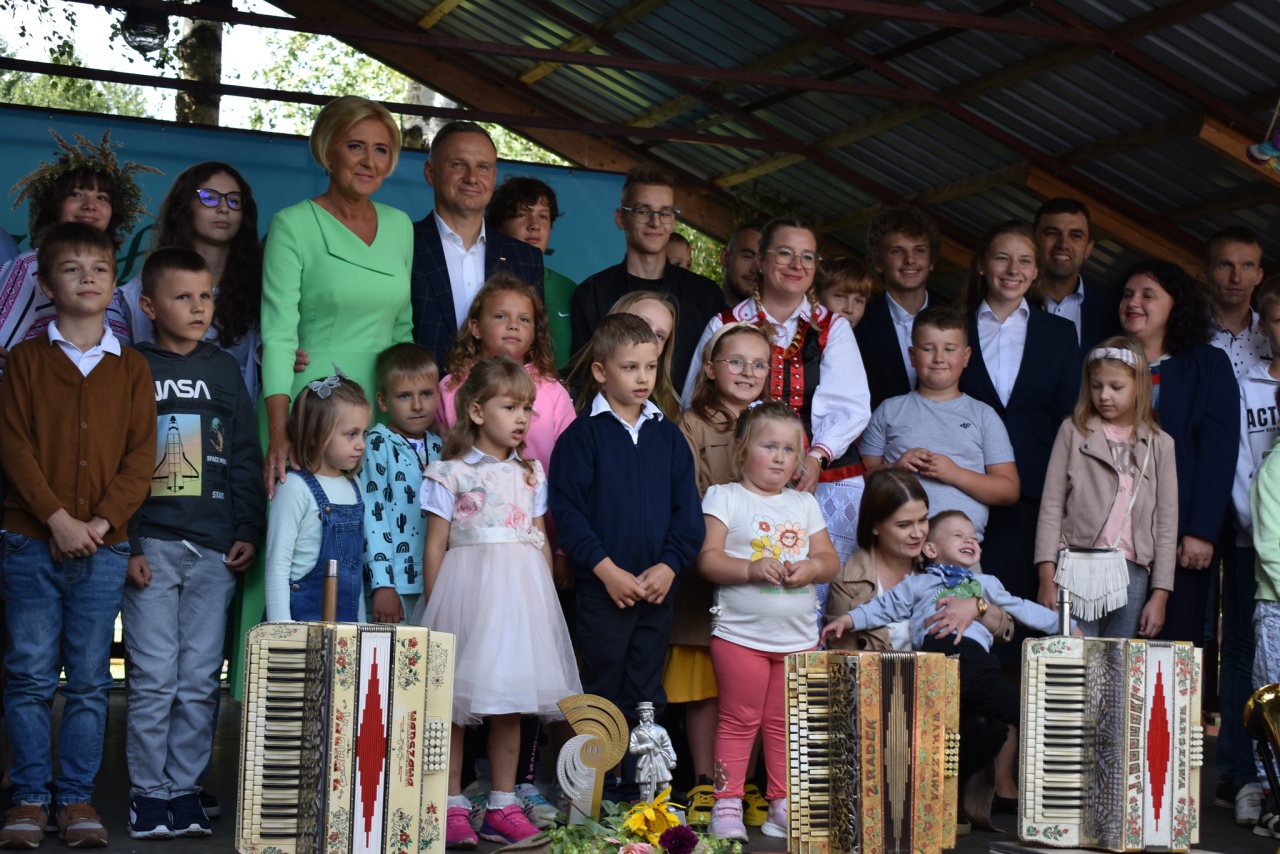 Prezydent Andrzej Duda z wizytą w Łodziskach w gminie Lelis [31.08.2023] - zdjęcie #3 - eOstroleka.pl