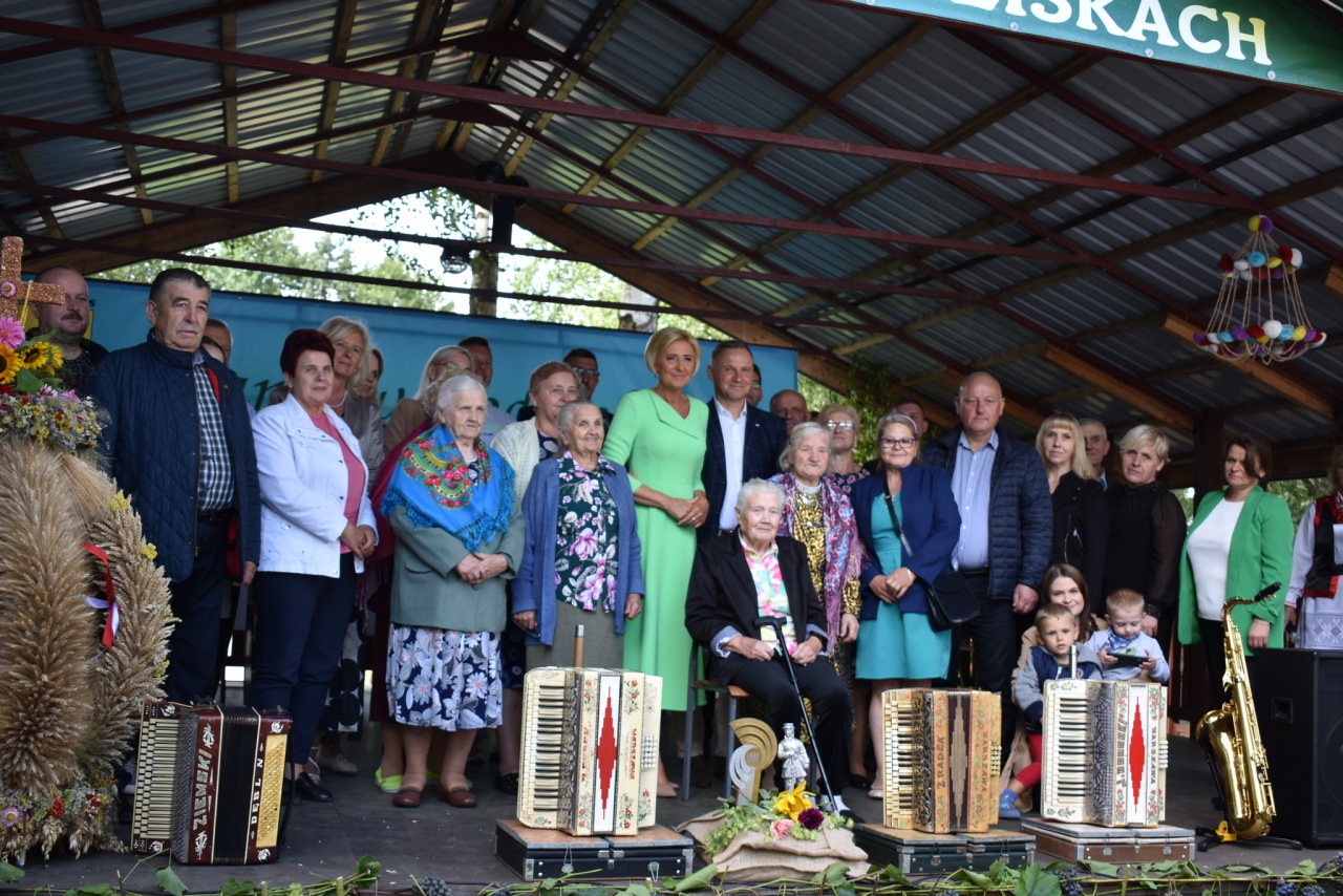 Prezydent Andrzej Duda z wizytą w Łodziskach w gminie Lelis [31.08.2023] - zdjęcie #1 - eOstroleka.pl