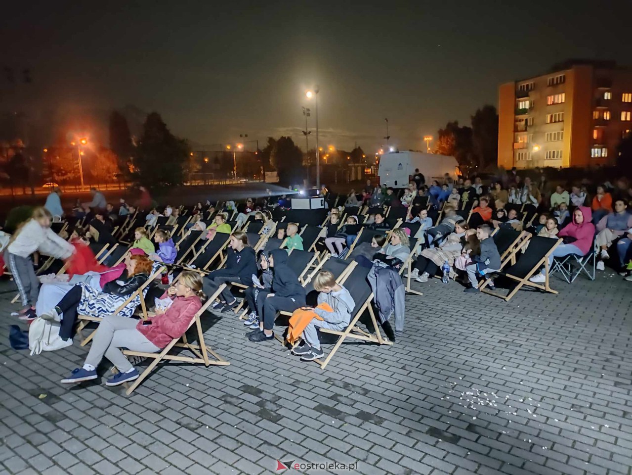 Filmowe Pożegnanie Lata. Minionki przy Szkole Podstawowej nr 2 [1.09.2023] - zdjęcie #2 - eOstroleka.pl