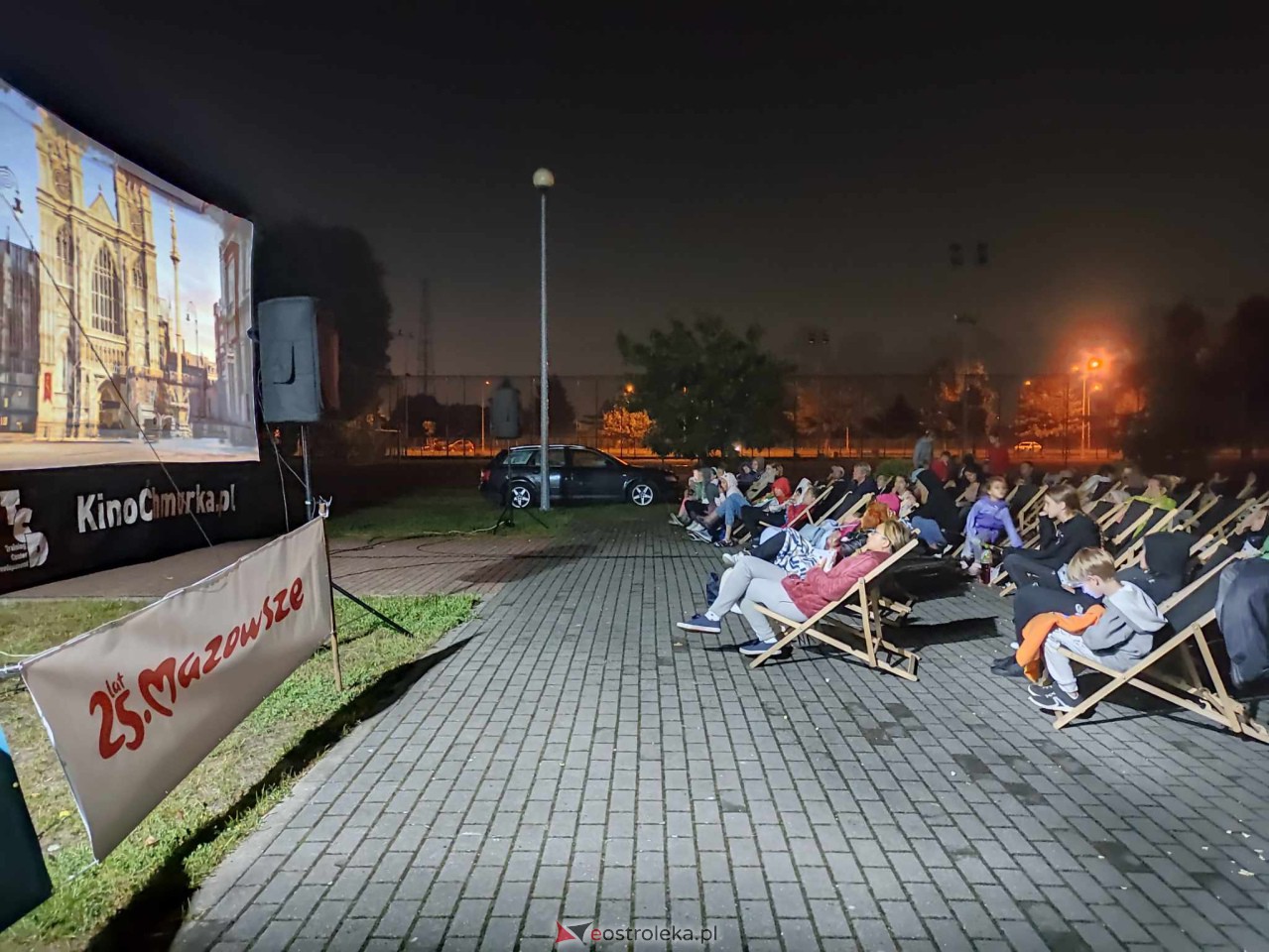Filmowe Pożegnanie Lata. Minionki przy Szkole Podstawowej nr 2 [1.09.2023] - zdjęcie #1 - eOstroleka.pl