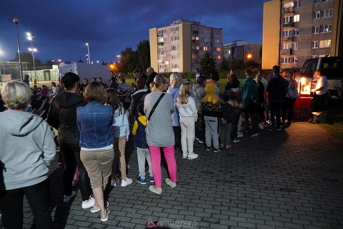 Filmowe Pożegnanie Lata. Minionki przy Szkole Podstawowej nr 2 [1.09.2023] - zdjęcie #37 - eOstroleka.pl