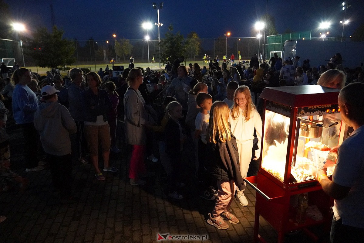 Filmowe Pożegnanie Lata. Minionki przy Szkole Podstawowej nr 2 [1.09.2023] - zdjęcie #26 - eOstroleka.pl