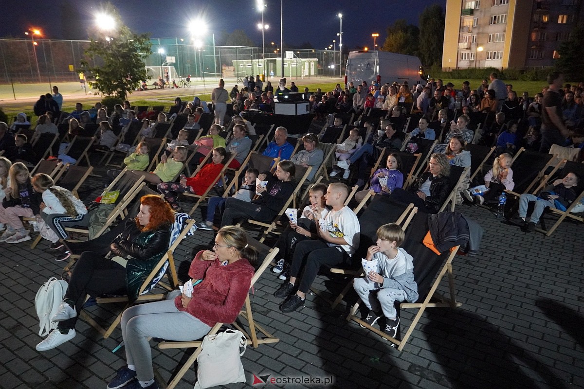 Filmowe Pożegnanie Lata. Minionki przy Szkole Podstawowej nr 2 [1.09.2023] - zdjęcie #18 - eOstroleka.pl