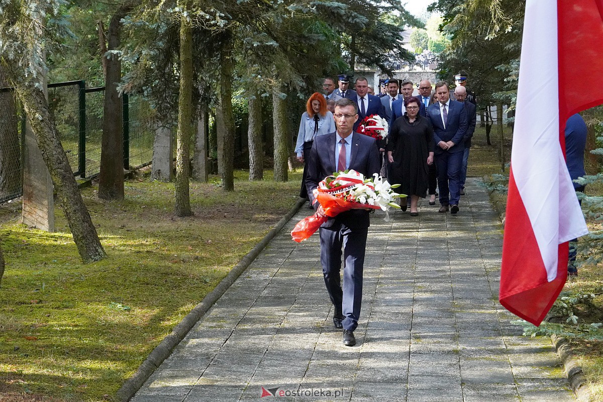 Obchody 84. rocznicy wybuchu II wojny światowej w Ostrołęce [1.09.2023] - zdjęcie #32 - eOstroleka.pl