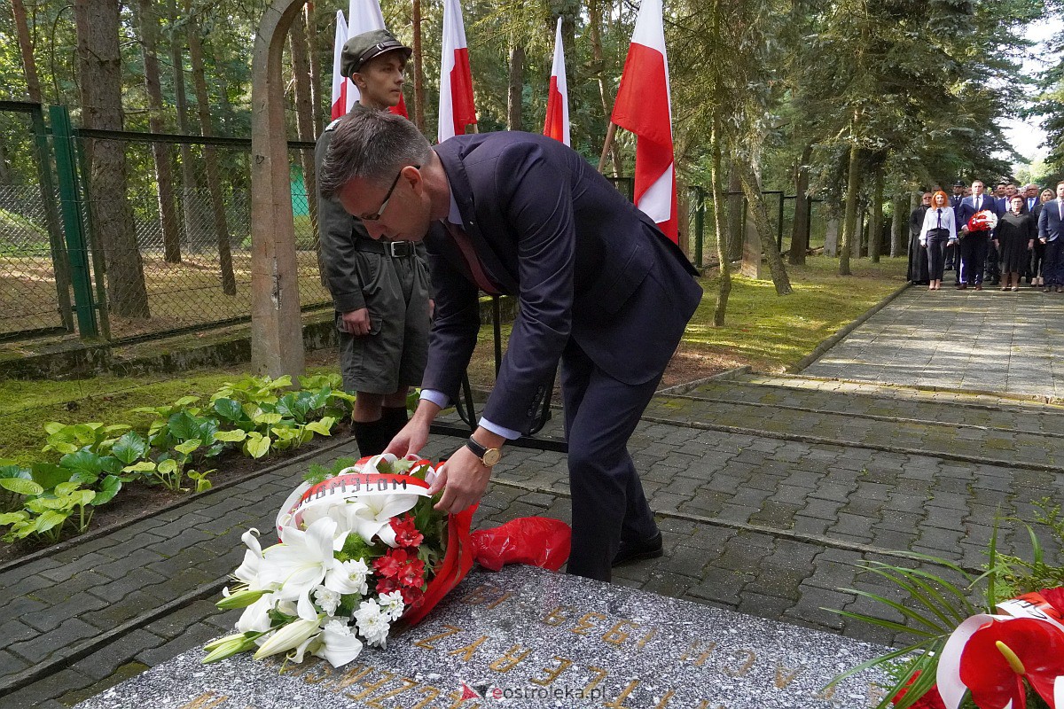 Obchody 84. rocznicy wybuchu II wojny światowej w Ostrołęce [1.09.2023] - zdjęcie #35 - eOstroleka.pl