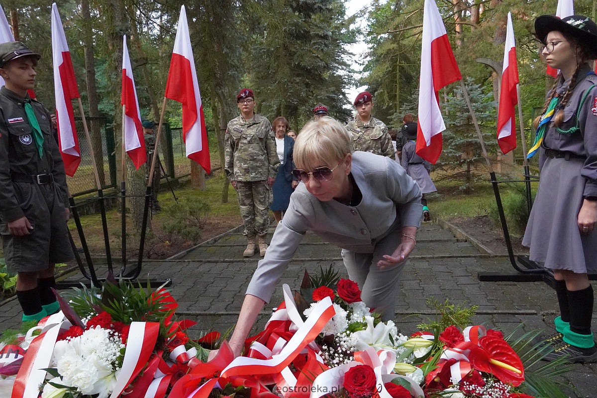 Obchody 84. rocznicy wybuchu II wojny światowej w Ostrołęce [1.09.2023] - zdjęcie #29 - eOstroleka.pl
