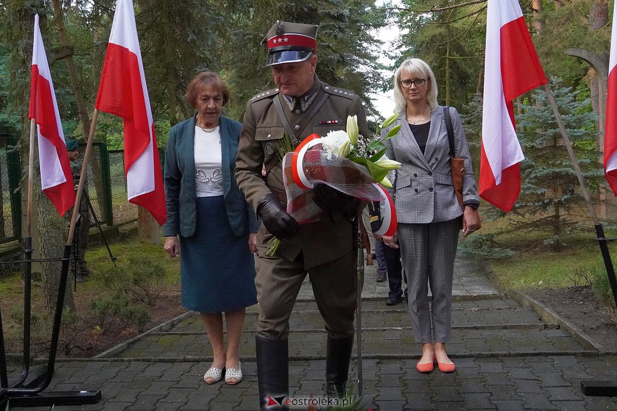 Obchody 84. rocznicy wybuchu II wojny światowej w Ostrołęce [1.09.2023] - zdjęcie #25 - eOstroleka.pl