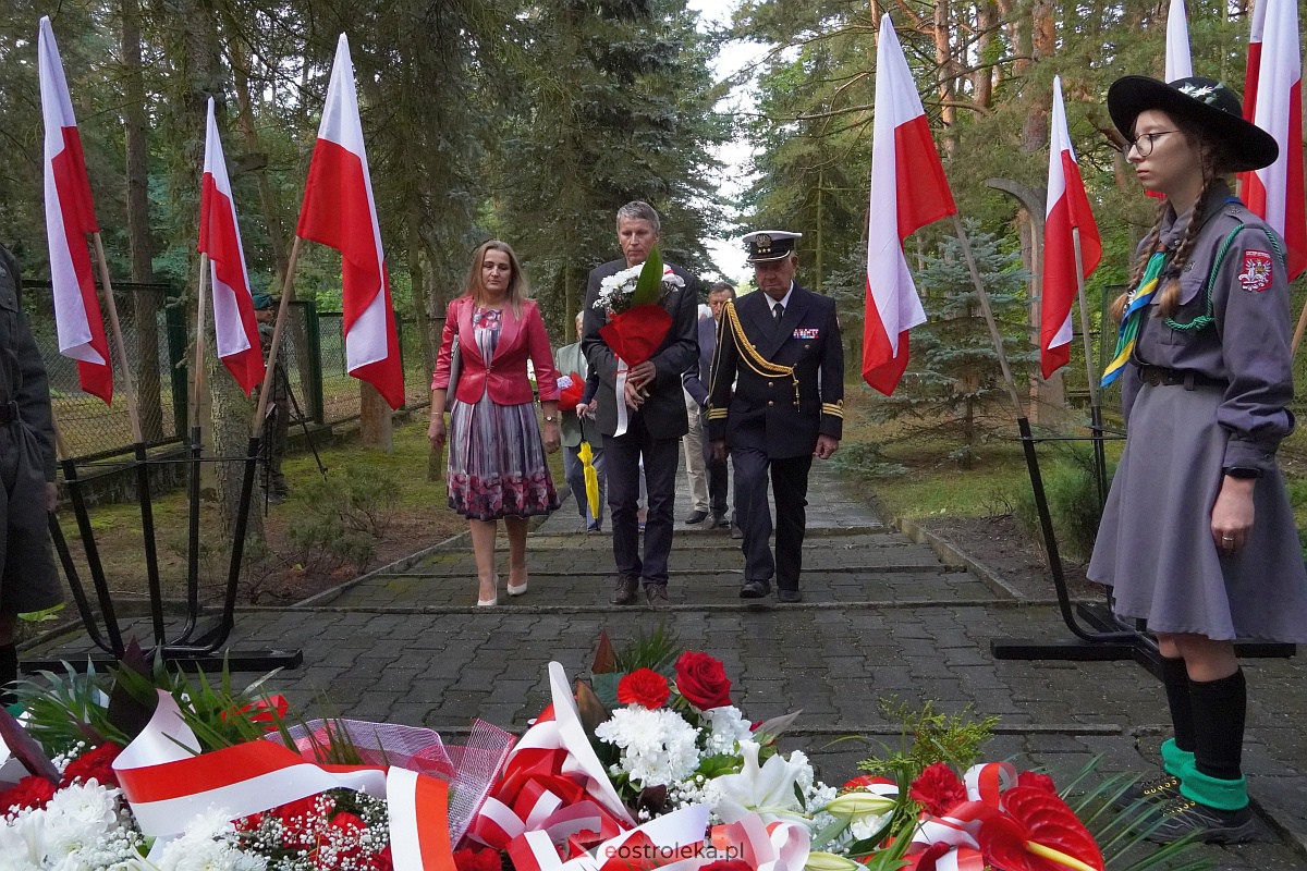 Obchody 84. rocznicy wybuchu II wojny światowej w Ostrołęce [1.09.2023] - zdjęcie #21 - eOstroleka.pl