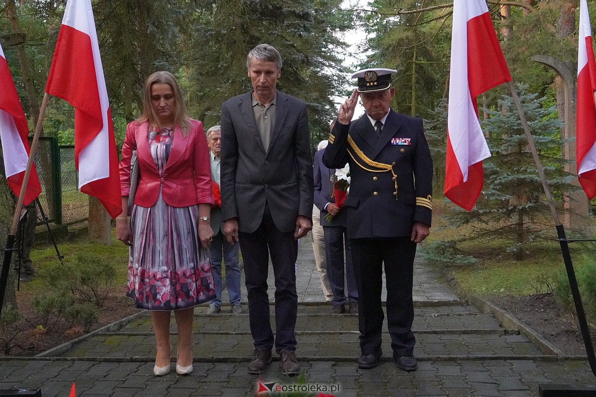 Obchody 84. rocznicy wybuchu II wojny światowej w Ostrołęce [1.09.2023] - zdjęcie #16 - eOstroleka.pl