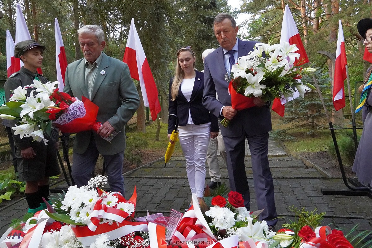 Obchody 84. rocznicy wybuchu II wojny światowej w Ostrołęce [1.09.2023] - zdjęcie #13 - eOstroleka.pl
