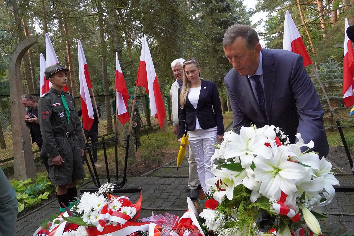 Obchody 84. rocznicy wybuchu II wojny światowej w Ostrołęce [1.09.2023] - zdjęcie #12 - eOstroleka.pl