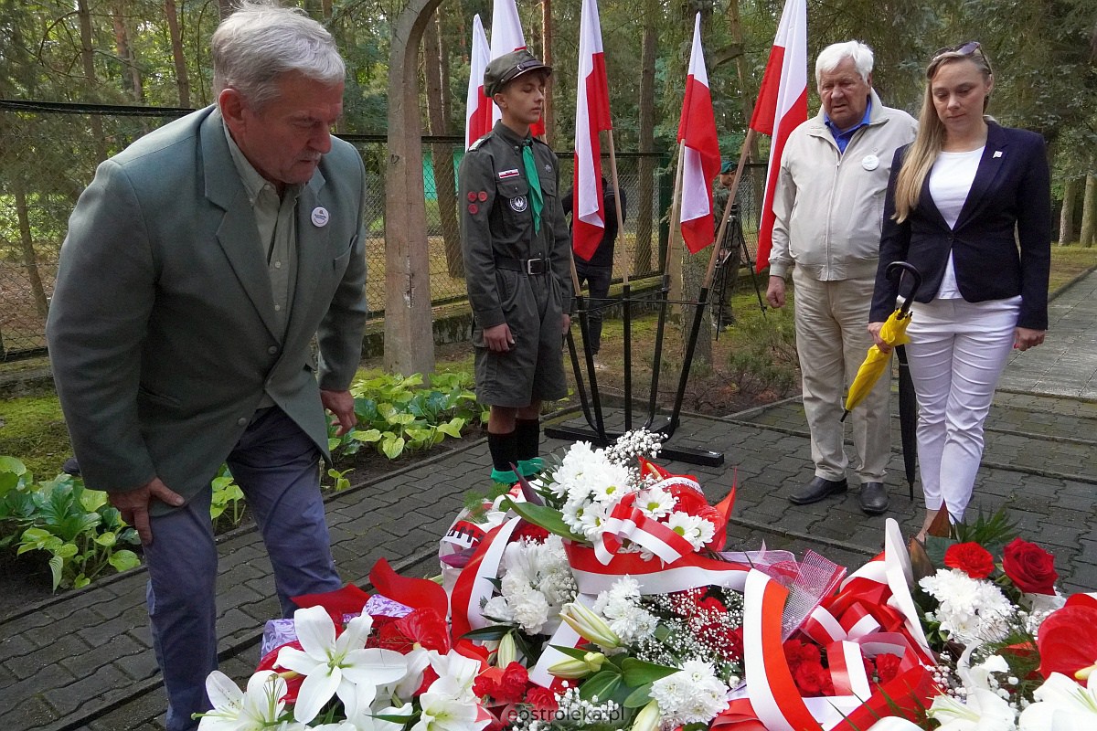 Obchody 84. rocznicy wybuchu II wojny światowej w Ostrołęce [1.09.2023] - zdjęcie #11 - eOstroleka.pl