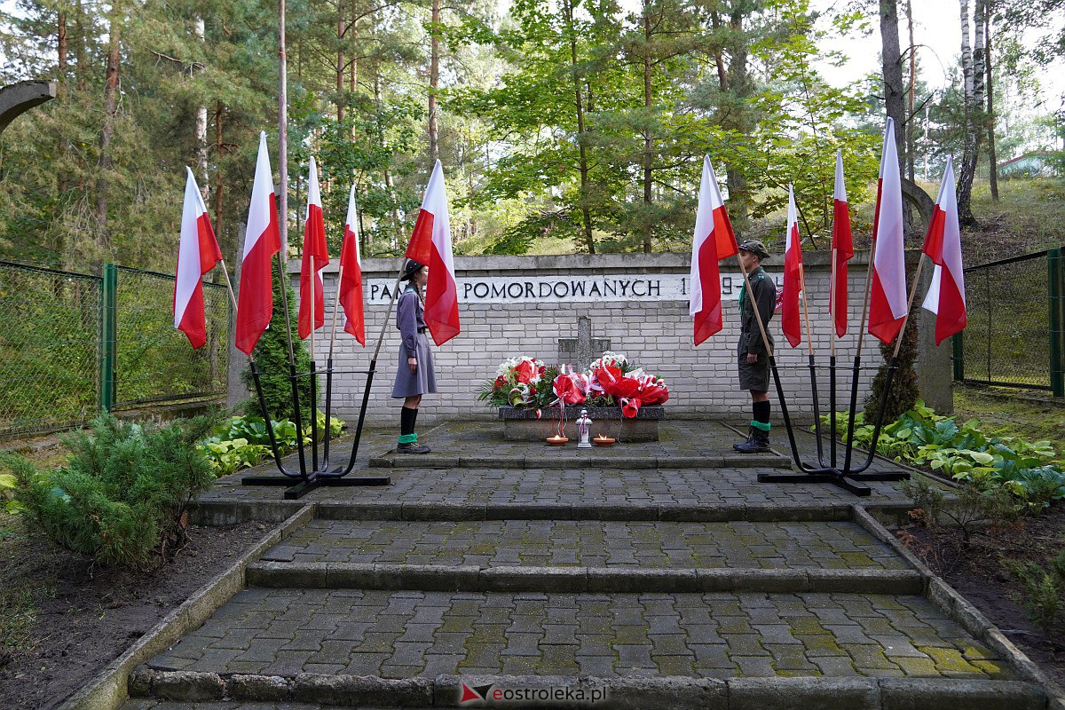 Obchody 84. rocznicy wybuchu II wojny światowej w Ostrołęce [1.09.2023] - zdjęcie #6 - eOstroleka.pl