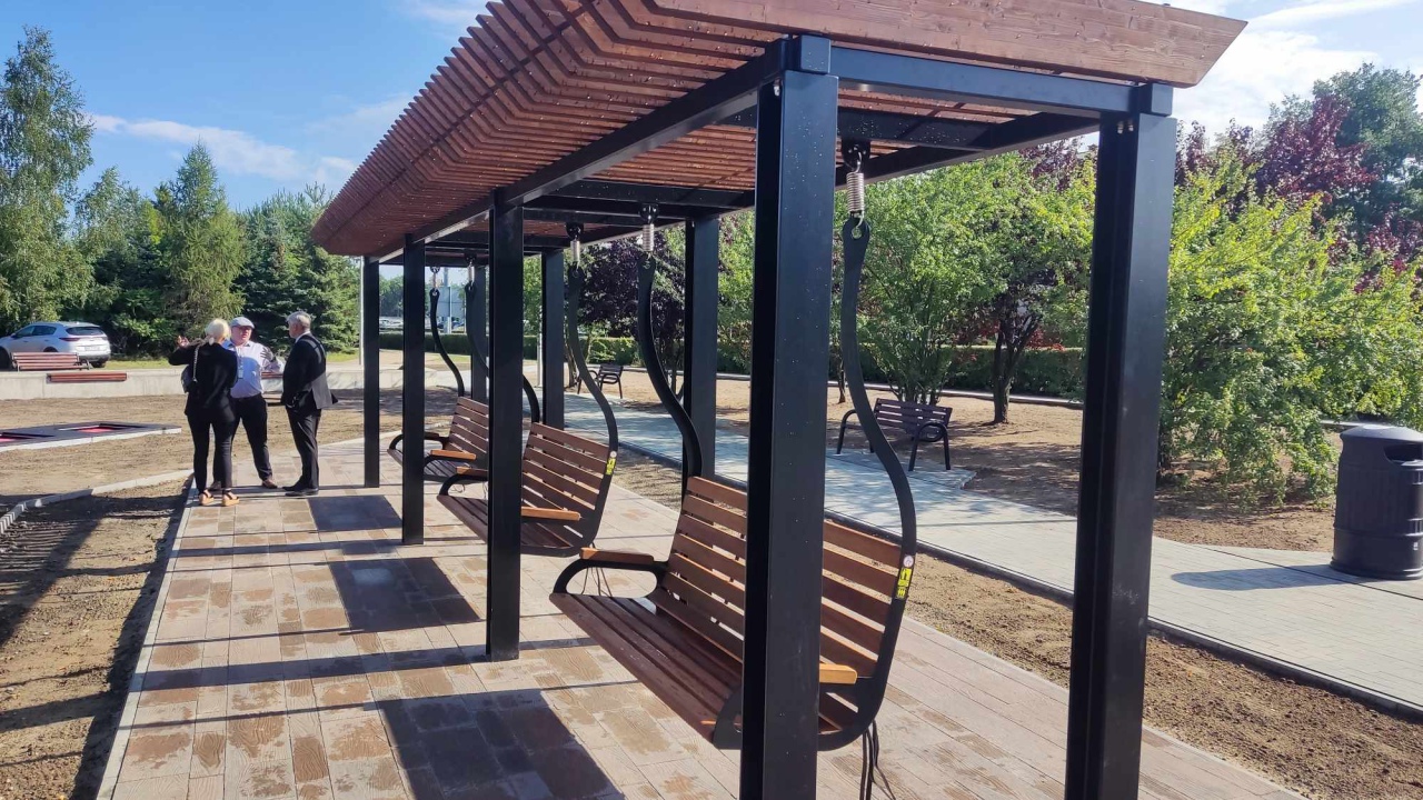 Nowe miejsce wypoczynku w Ostrołęce. Park kieszonkowy na osiedlu Centrum [1.09.2023] - zdjęcie #10 - eOstroleka.pl