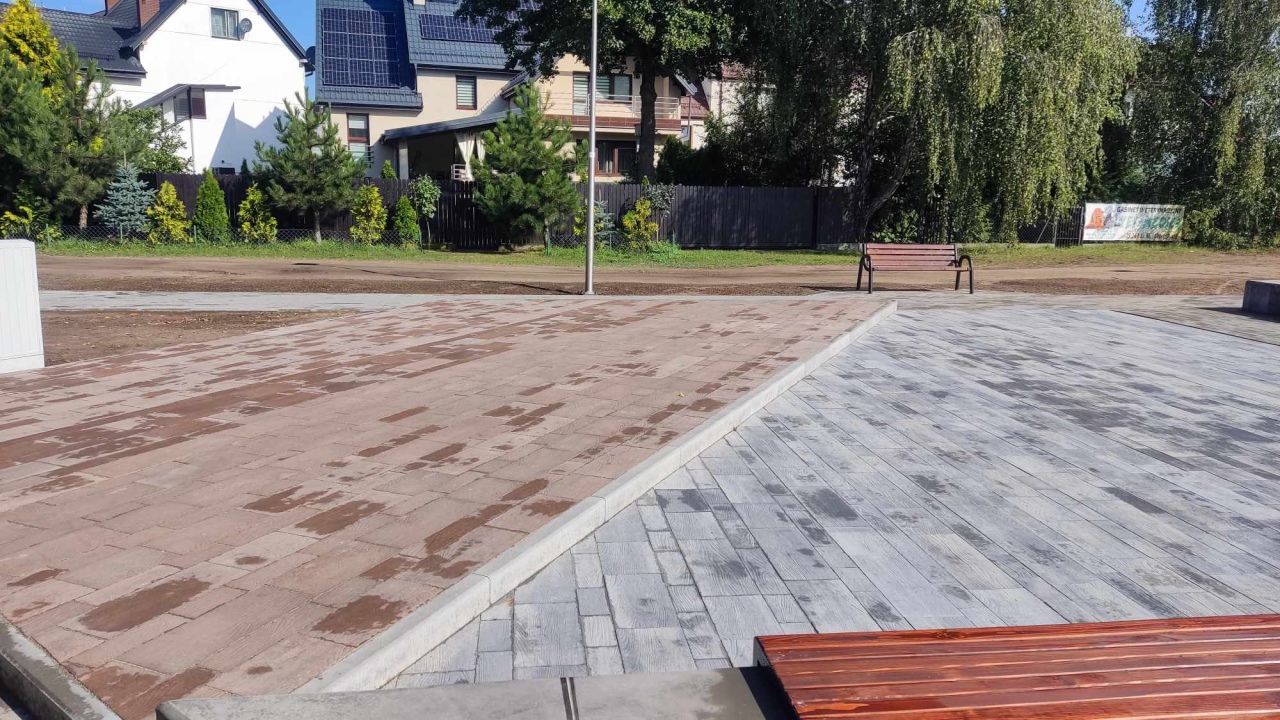 Nowe miejsce wypoczynku w Ostrołęce. Park kieszonkowy na osiedlu Centrum [1.09.2023] - zdjęcie #7 - eOstroleka.pl
