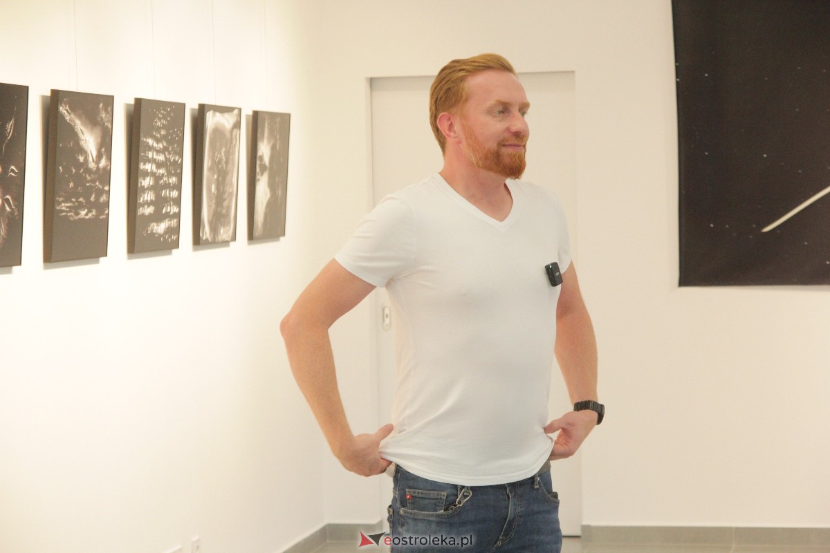 Wernisaż wystawy: Chwila, moment, życie w obrazie [01.09.2023] - zdjęcie #32 - eOstroleka.pl