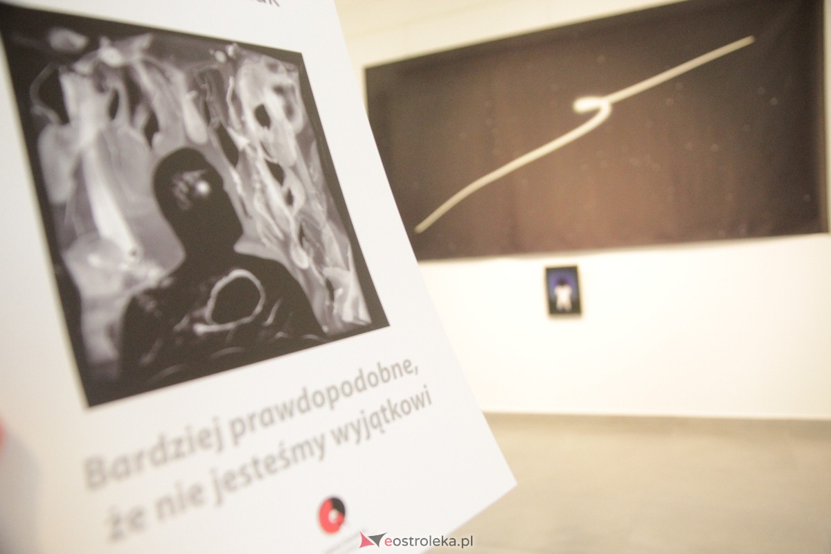 Wernisaż wystawy: Chwila, moment, życie w obrazie [01.09.2023] - zdjęcie #23 - eOstroleka.pl