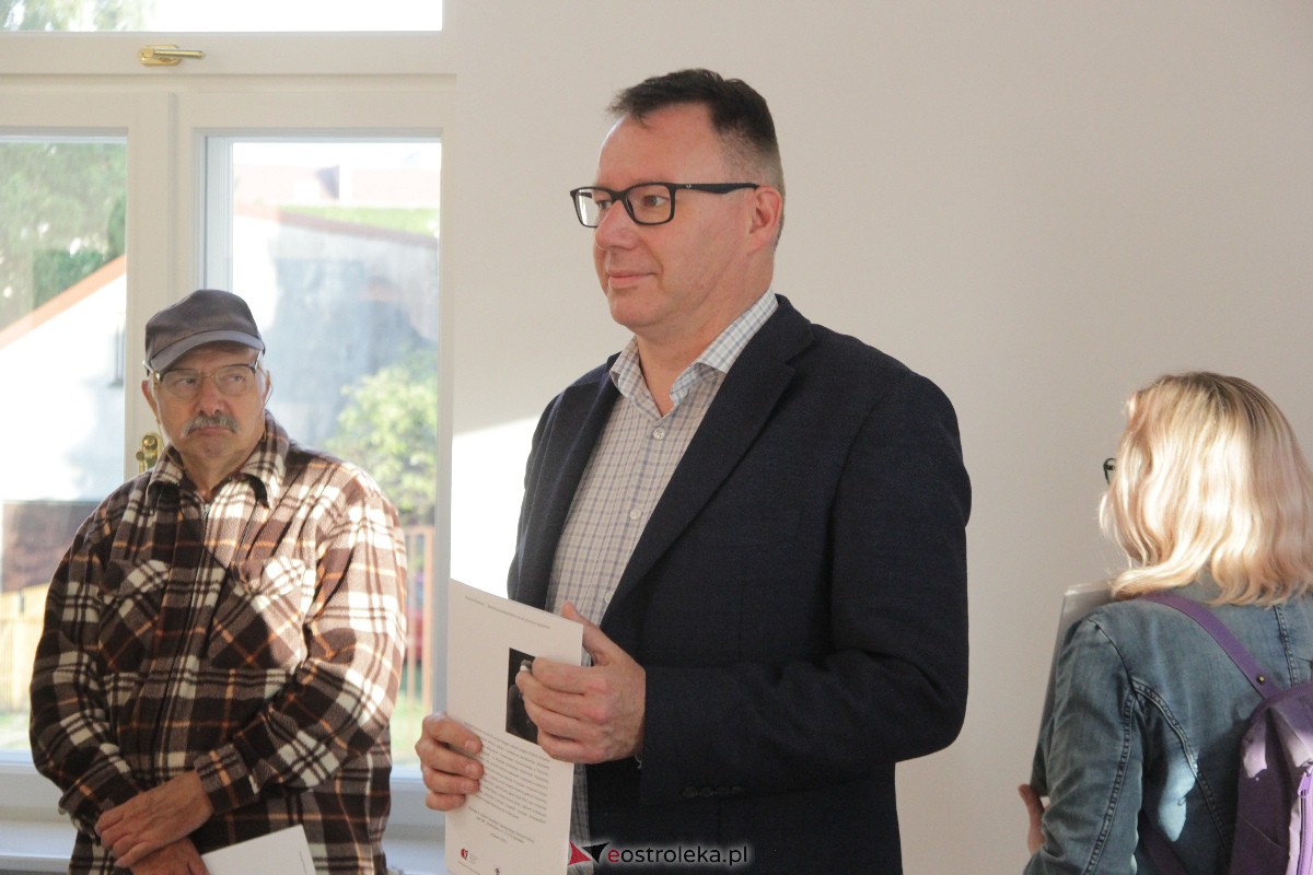 Wernisaż wystawy: Chwila, moment, życie w obrazie [01.09.2023] - zdjęcie #10 - eOstroleka.pl