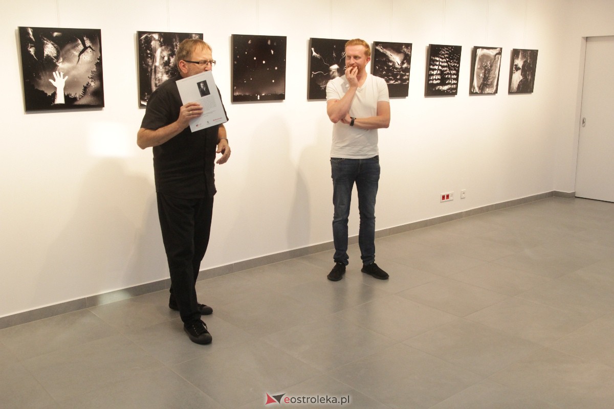 Wernisaż wystawy: Chwila, moment, życie w obrazie [01.09.2023] - zdjęcie #8 - eOstroleka.pl