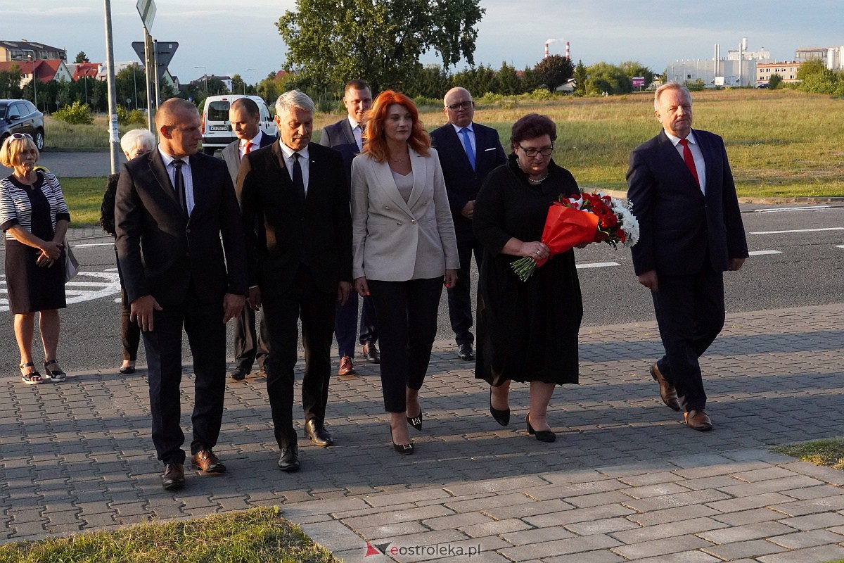 Obchody 84. rocznicy wybuchu II wojny światowej w Ostrołęce [1.09.2023] - zdjęcie #18 - eOstroleka.pl