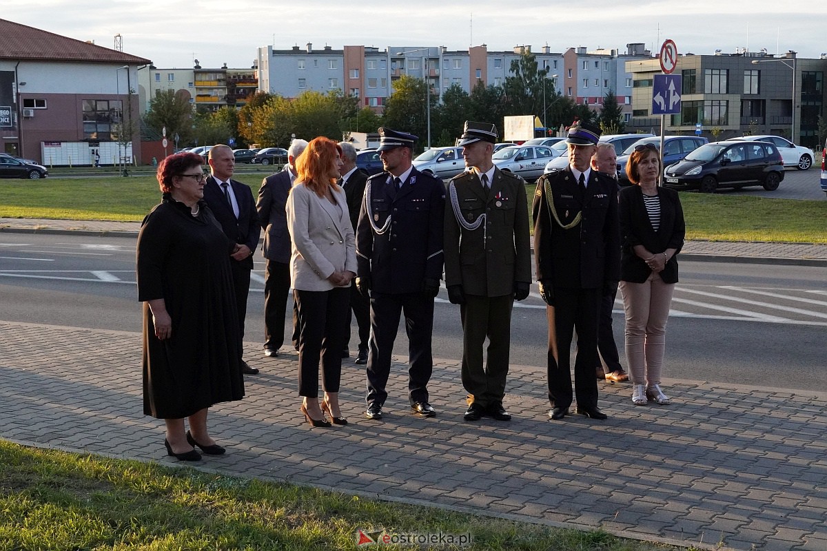 Obchody 84. rocznicy wybuchu II wojny światowej w Ostrołęce [1.09.2023] - zdjęcie #8 - eOstroleka.pl