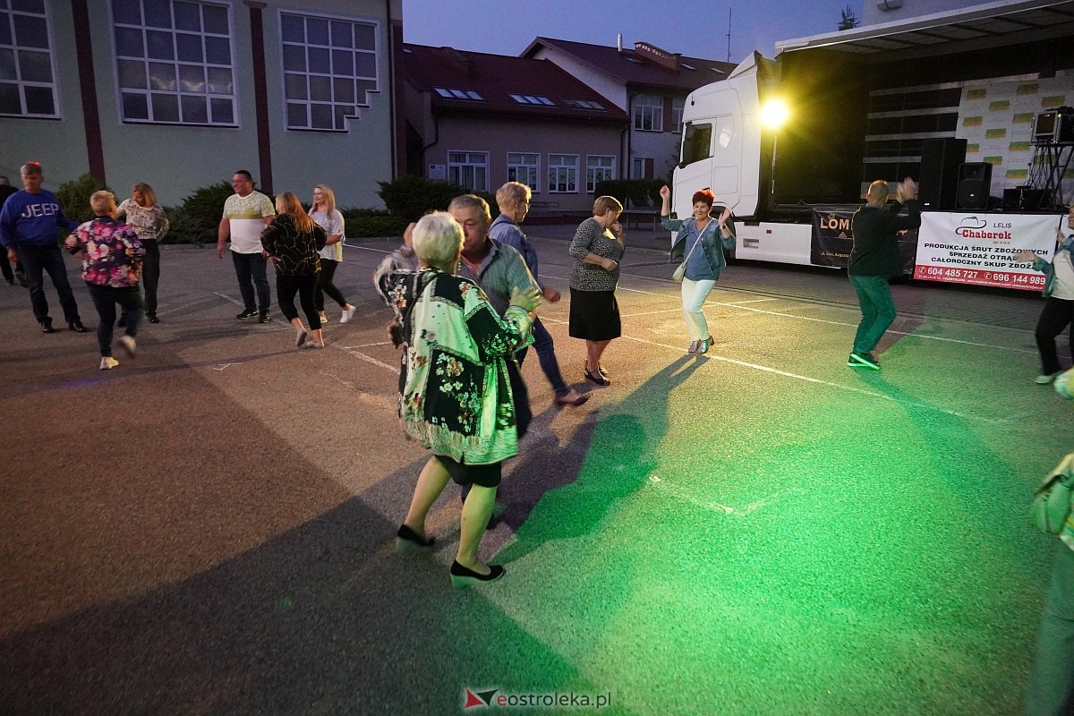 Lelis. Potańcówka wiejska w ramach cyklu #WeWsiObok  [2.09.2023] - zdjęcie #24 - eOstroleka.pl