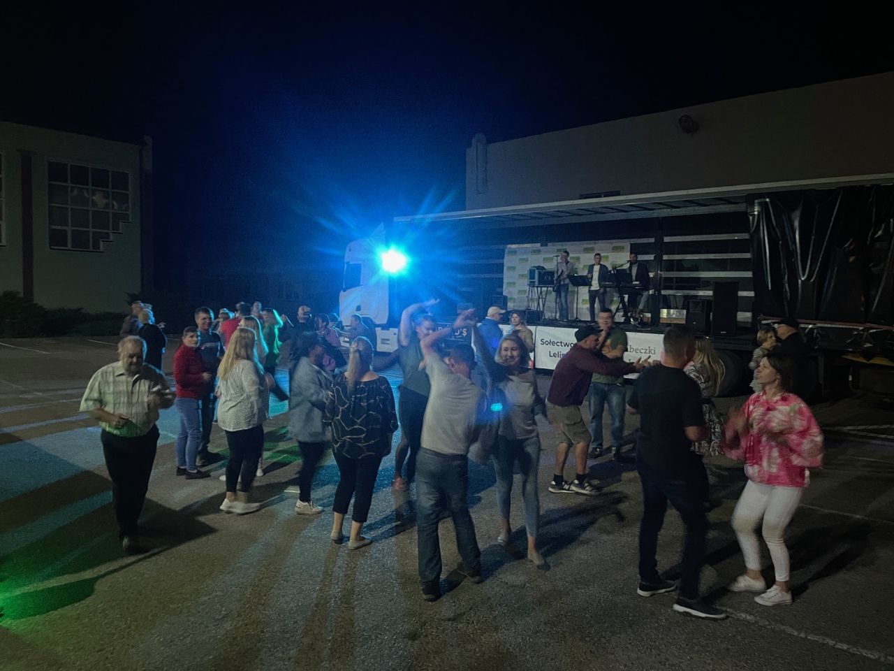 Lelis. Potańcówka wiejska w ramach cyklu #WeWsiObok  [2.09.2023] - zdjęcie #7 - eOstroleka.pl