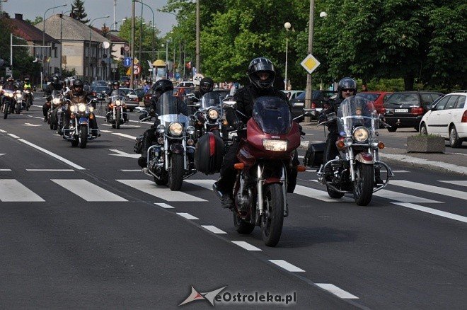 4 Zlot Motocyklowy - parada (21.05.2011) - zdjęcie #15 - eOstroleka.pl