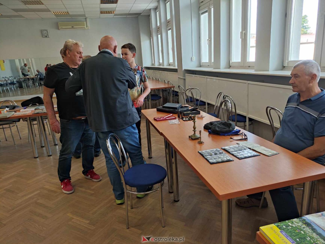 Co po wakacjach słychać u ostrołęckich kolekcjonerów? Zaglądamy na ich giełdę [3.09.2023] - zdjęcie #5 - eOstroleka.pl