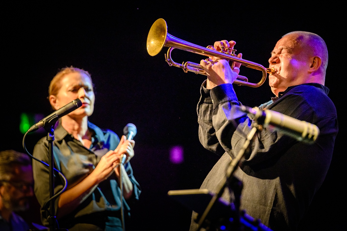 Anna Maria Jopek w Multimedialnym Centrum Natura [02.09.2023] - zdjęcie #37 - eOstroleka.pl