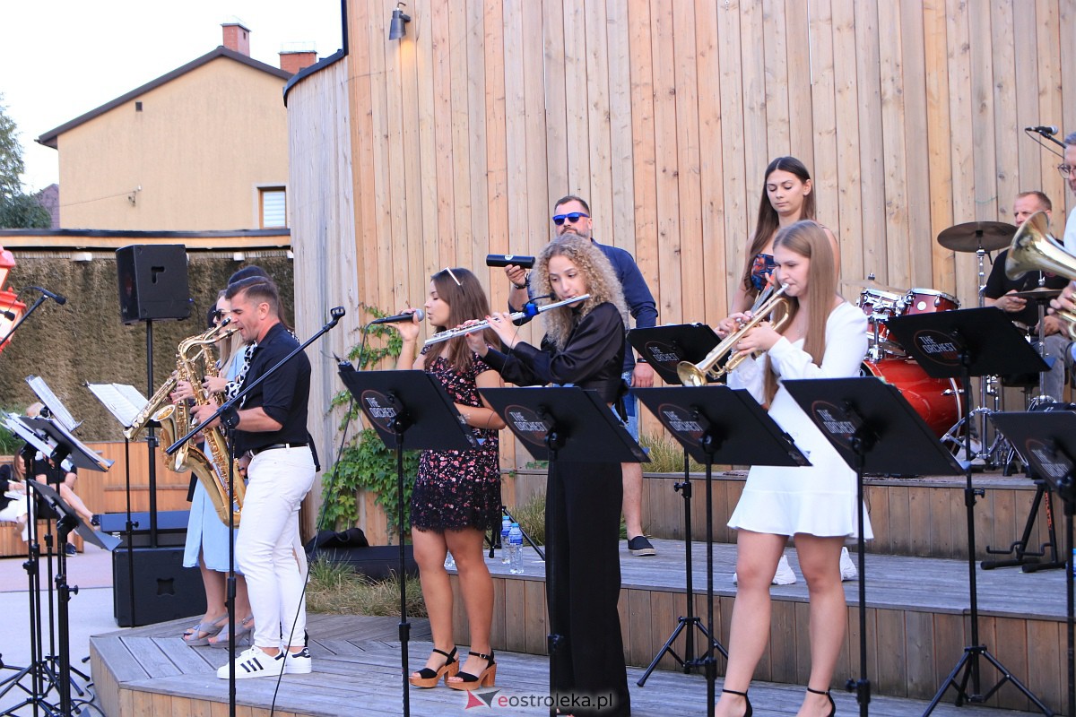 Muzyczne Lato w tężni - The Orchestrose [03.09.2023] - zdjęcie #51 - eOstroleka.pl