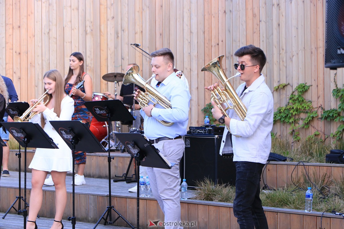 Muzyczne Lato w tężni - The Orchestrose [03.09.2023] - zdjęcie #49 - eOstroleka.pl
