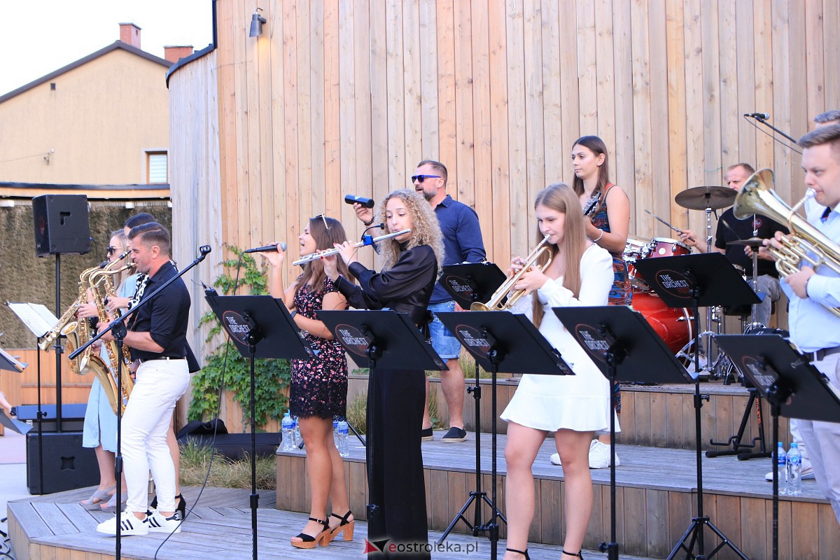 Muzyczne Lato w tężni - The Orchestrose [03.09.2023] - zdjęcie #48 - eOstroleka.pl