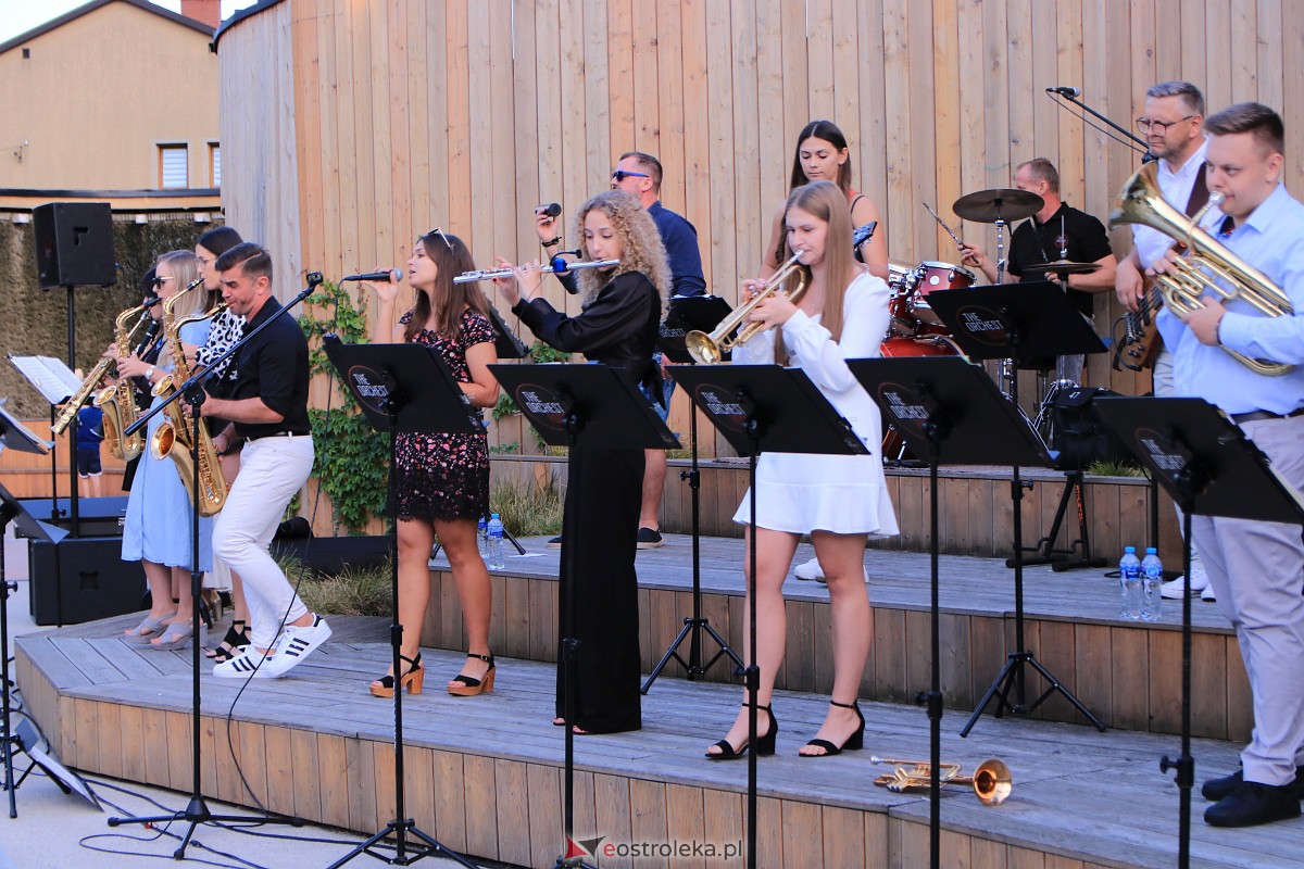 Muzyczne Lato w tężni - The Orchestrose [03.09.2023] - zdjęcie #47 - eOstroleka.pl