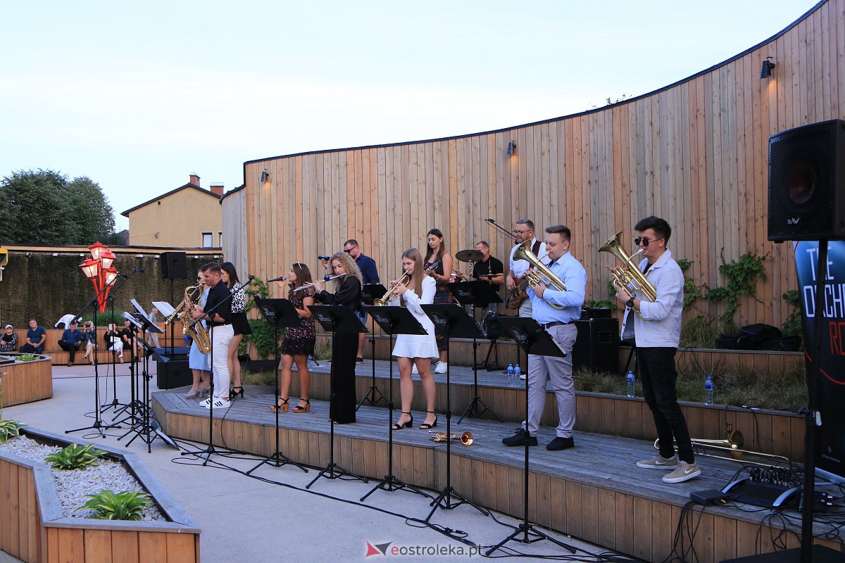 Muzyczne Lato w tężni - The Orchestrose [03.09.2023] - zdjęcie #43 - eOstroleka.pl