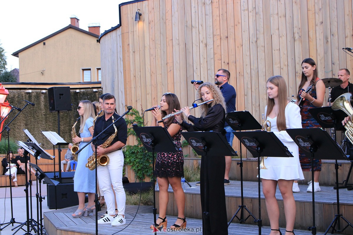 Muzyczne Lato w tężni - The Orchestrose [03.09.2023] - zdjęcie #42 - eOstroleka.pl