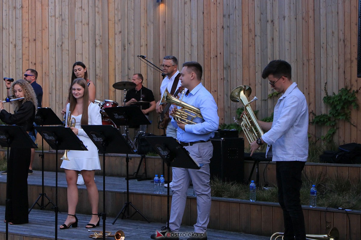 Muzyczne Lato w tężni - The Orchestrose [03.09.2023] - zdjęcie #40 - eOstroleka.pl