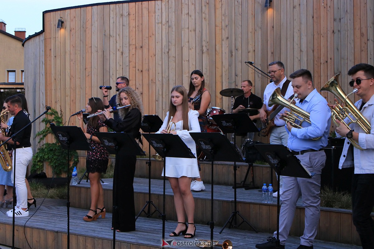 Muzyczne Lato w tężni - The Orchestrose [03.09.2023] - zdjęcie #37 - eOstroleka.pl