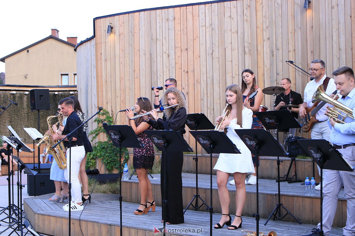 Muzyczne Lato w tężni - The Orchestrose [03.09.2023] - zdjęcie #36 - eOstroleka.pl