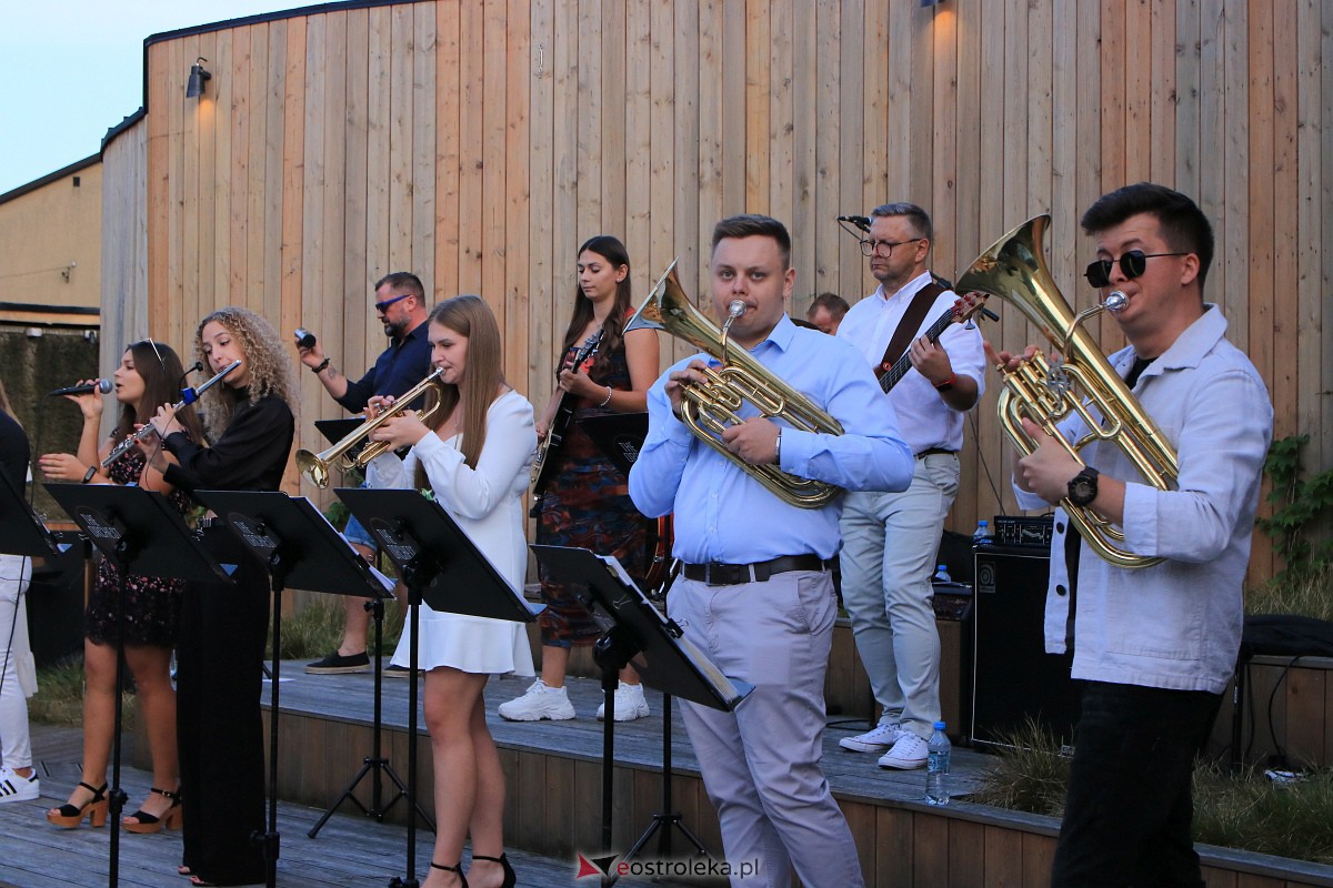 Muzyczne Lato w tężni - The Orchestrose [03.09.2023] - zdjęcie #28 - eOstroleka.pl