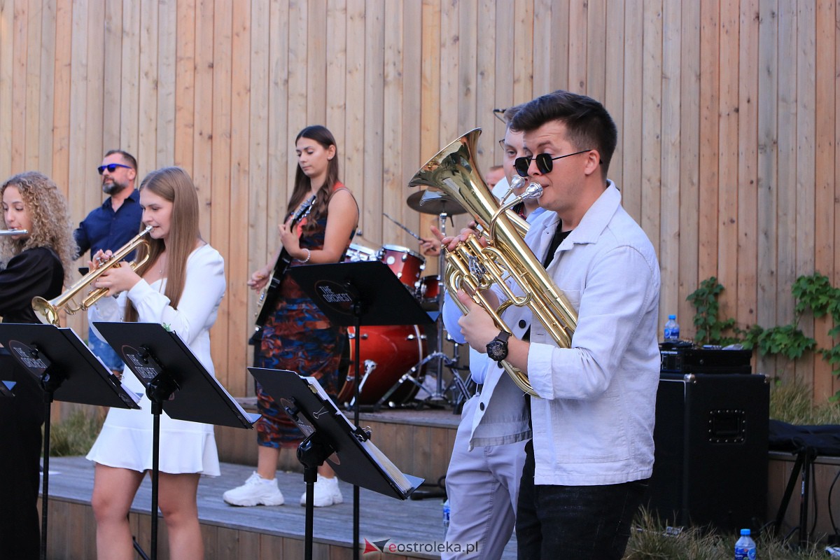 Muzyczne Lato w tężni - The Orchestrose [03.09.2023] - zdjęcie #27 - eOstroleka.pl