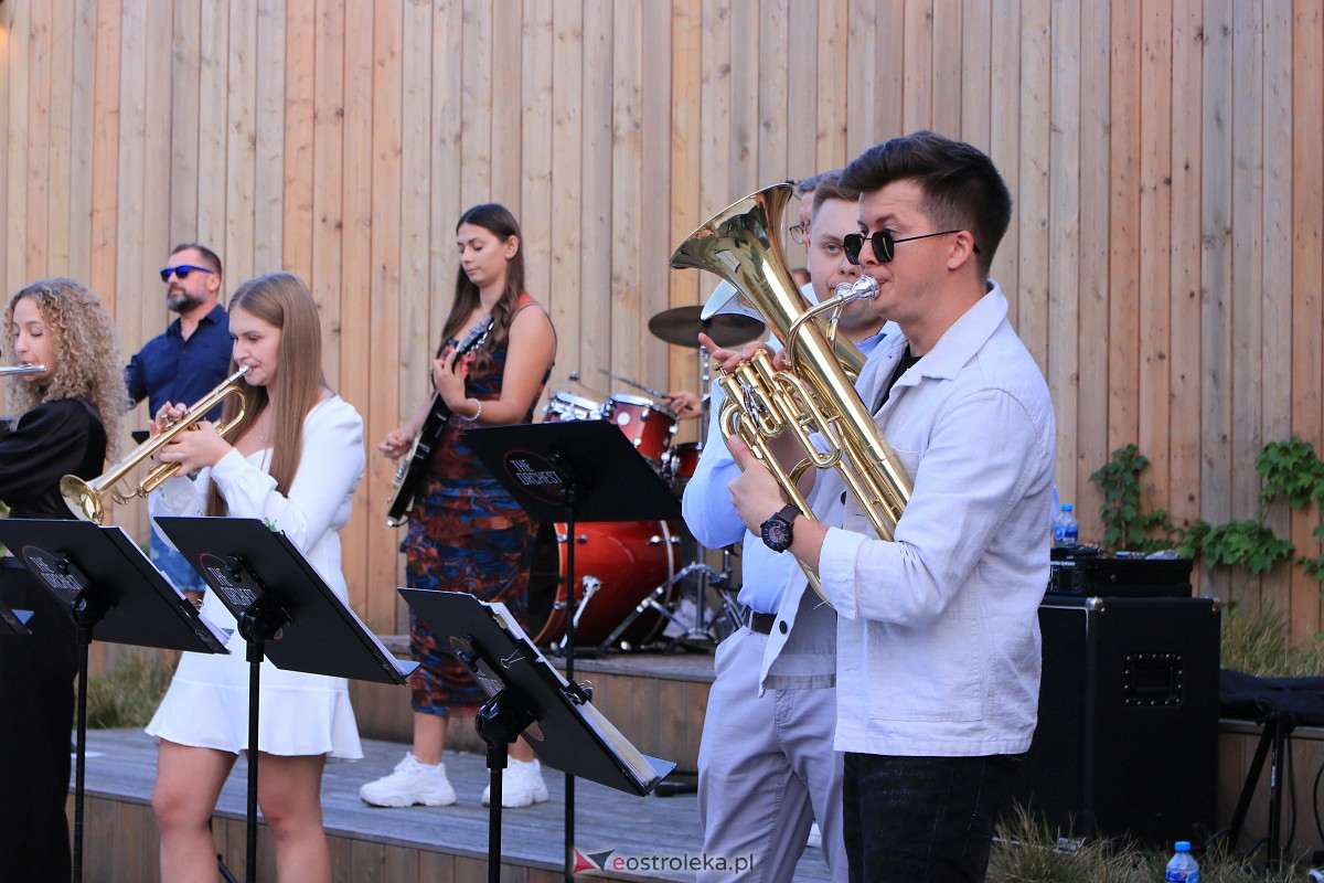 Muzyczne Lato w tężni - The Orchestrose [03.09.2023] - zdjęcie #26 - eOstroleka.pl