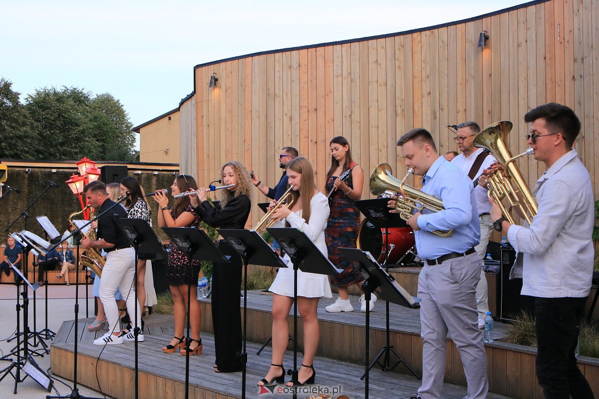 Muzyczne Lato w tężni - The Orchestrose [03.09.2023] - zdjęcie #25 - eOstroleka.pl
