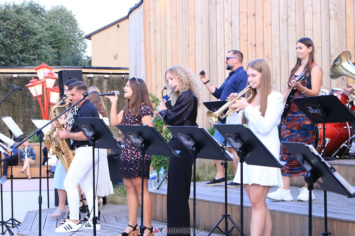 Muzyczne Lato w tężni - The Orchestrose [03.09.2023] - zdjęcie #24 - eOstroleka.pl
