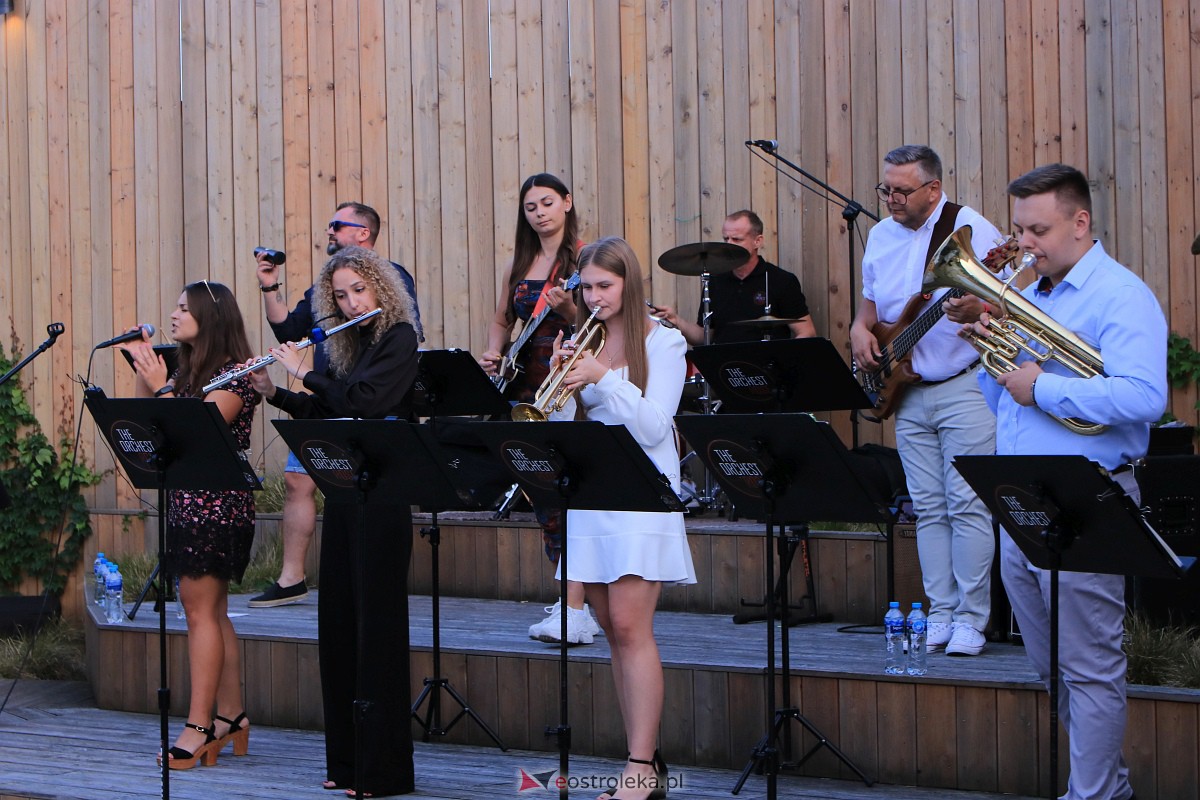 Muzyczne Lato w tężni - The Orchestrose [03.09.2023] - zdjęcie #32 - eOstroleka.pl